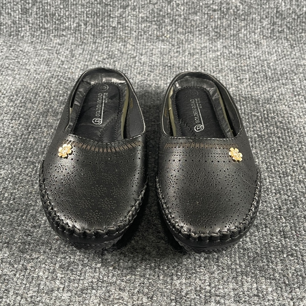 * * Golden Road Women’s Black Slides Shoes Sz 6